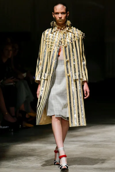 Look 42